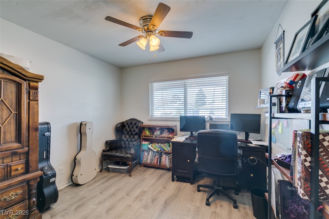 101 South Cimarron Road Las Vegas, NV 89145 - Photo 20 of 27