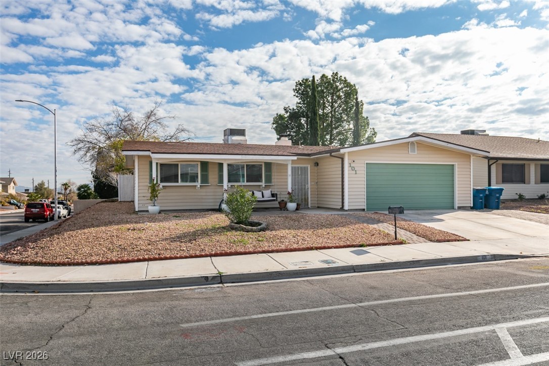 101 South Cimarron Road Las Vegas, NV 89145 - Photo 3 of 27