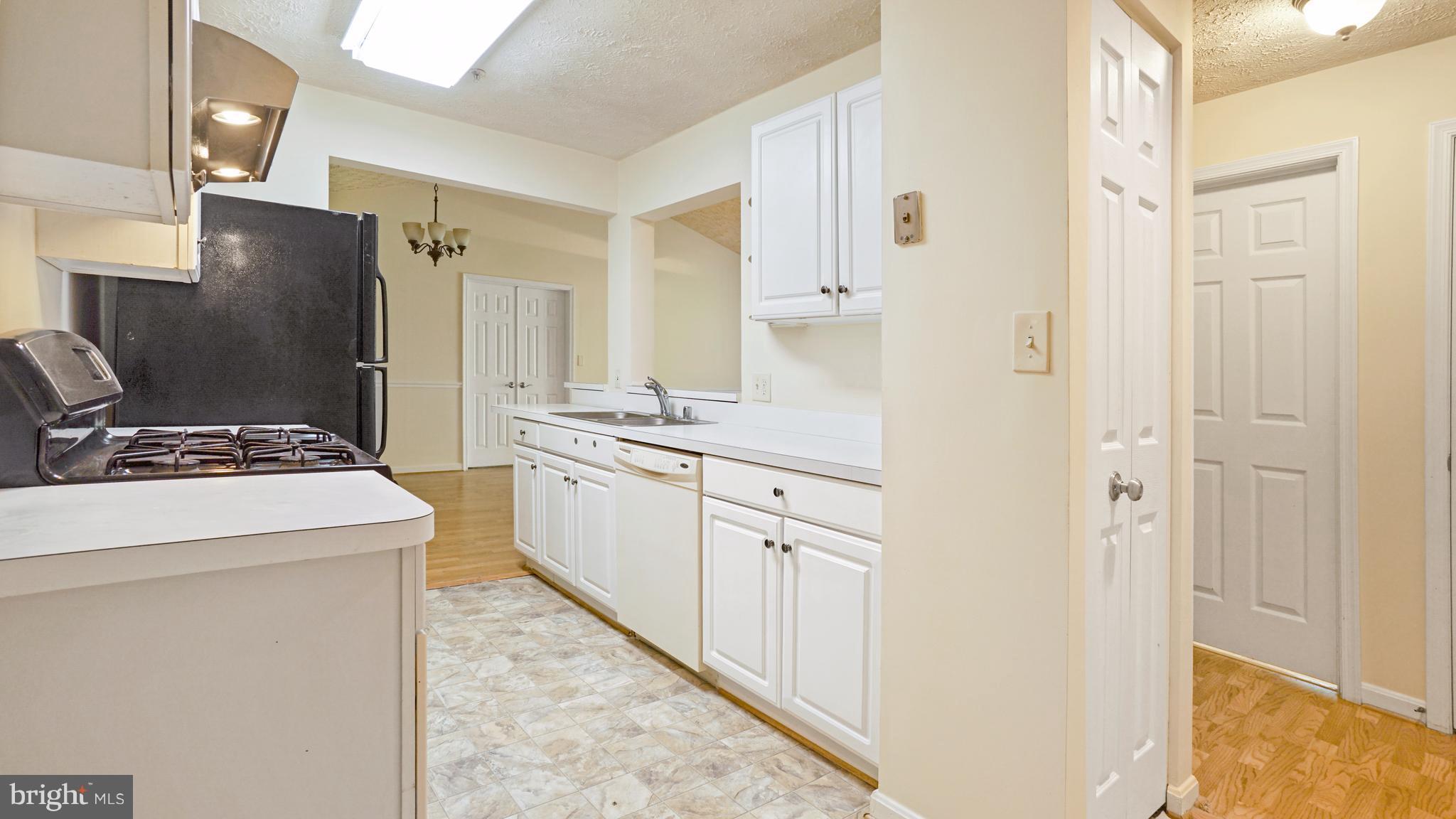 584 Kennington Road, Unit 584 Reisterstown, MD 21136 - Photo 10 of 19 Kitchen
