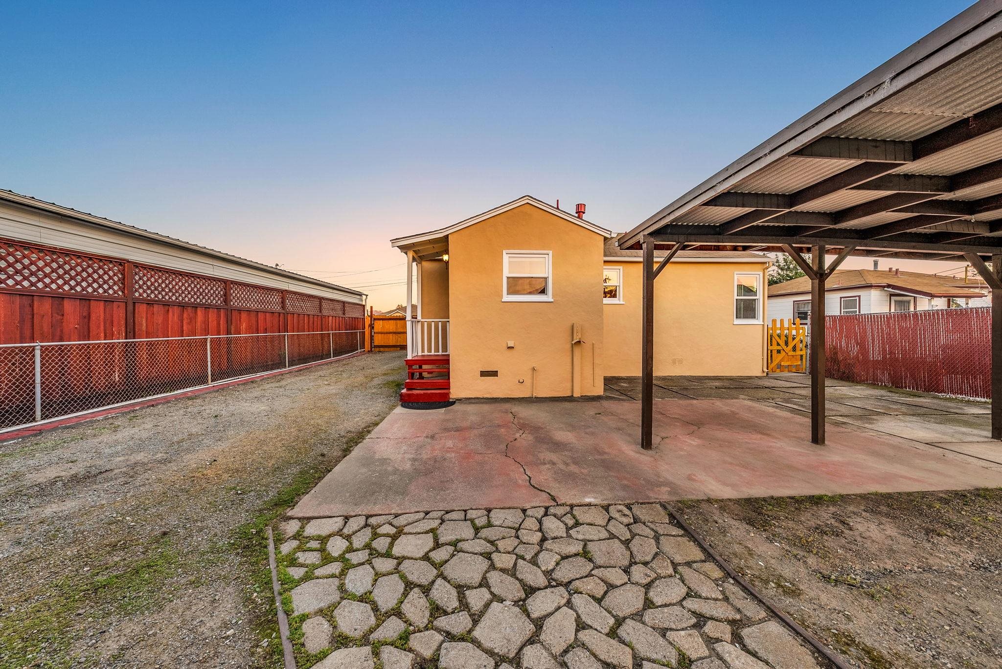 20911 Chester Street Castro Valley, CA 94546 - Photo 5 of 17