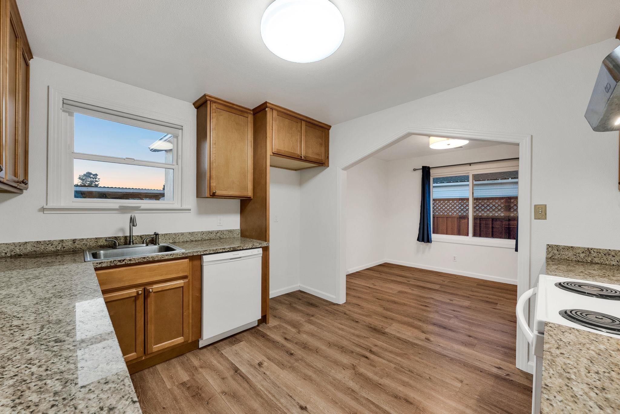 20911 Chester Street Castro Valley, CA 94546 - Photo 8 of 17