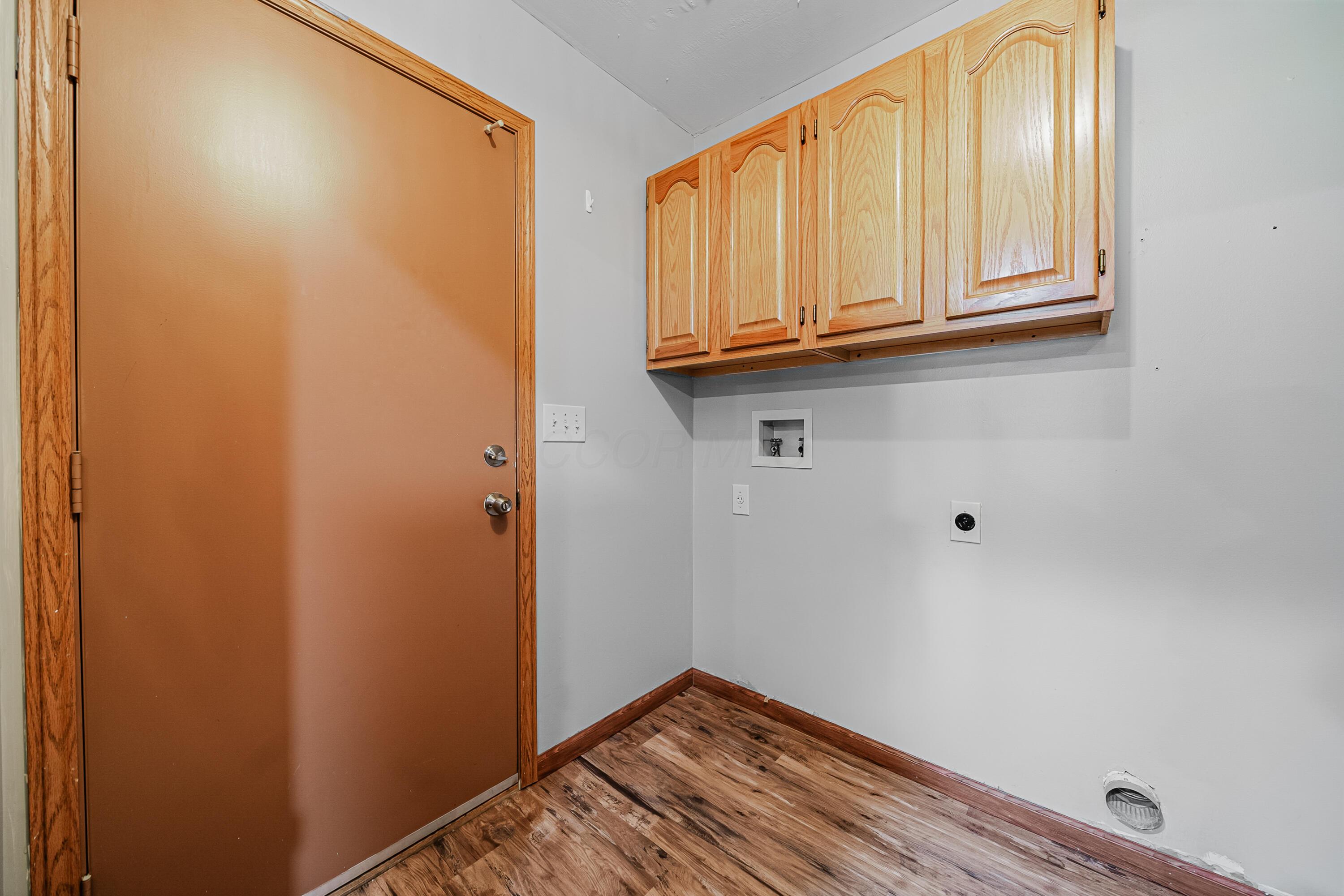 1237 Dunhurst Street Circleville, OH 43113 - Photo 23 of 39 Laundry Room