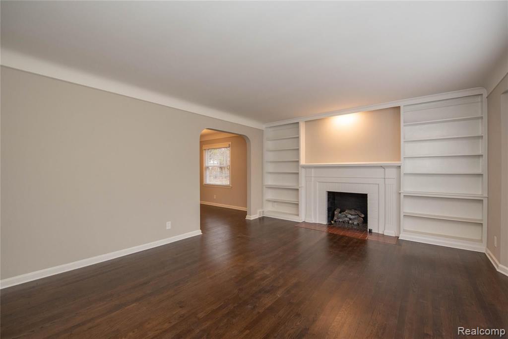 1699 Littlestone Road Grosse Pointe Woods, MI 48236 - Photo 5 of 54