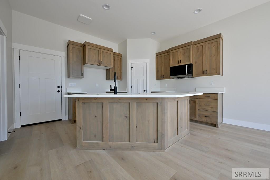 499 Fieldstone Avenue Rigby, ID 83442 - Photo 3 of 14 Kitchen