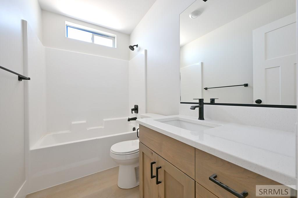 499 Fieldstone Avenue Rigby, ID 83442 - Photo 10 of 14 Bathroom 2