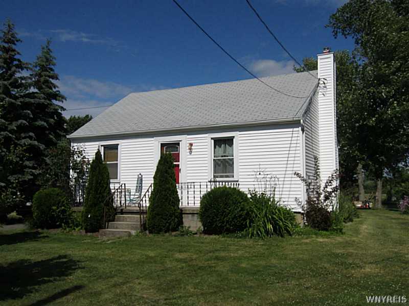 7007 Ward Road Wheatfield, NY 14120 - Photo 1 of 1 Exterior Front.