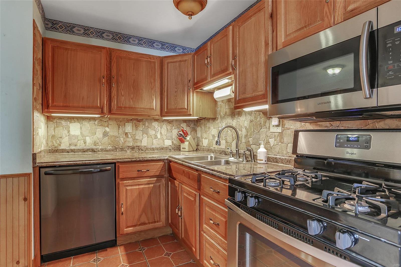1735 Hawkins Road Fenton, MO 63026 - Photo 7 of 26 Gallery Image 7