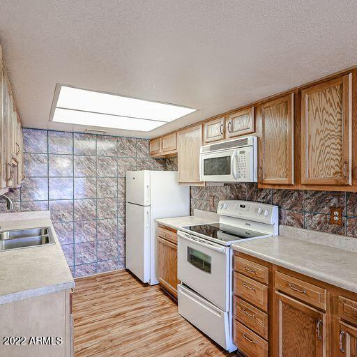 9666 West Mountain View Road, Unit B Peoria, AZ 85345 - Photo 8 of 24
