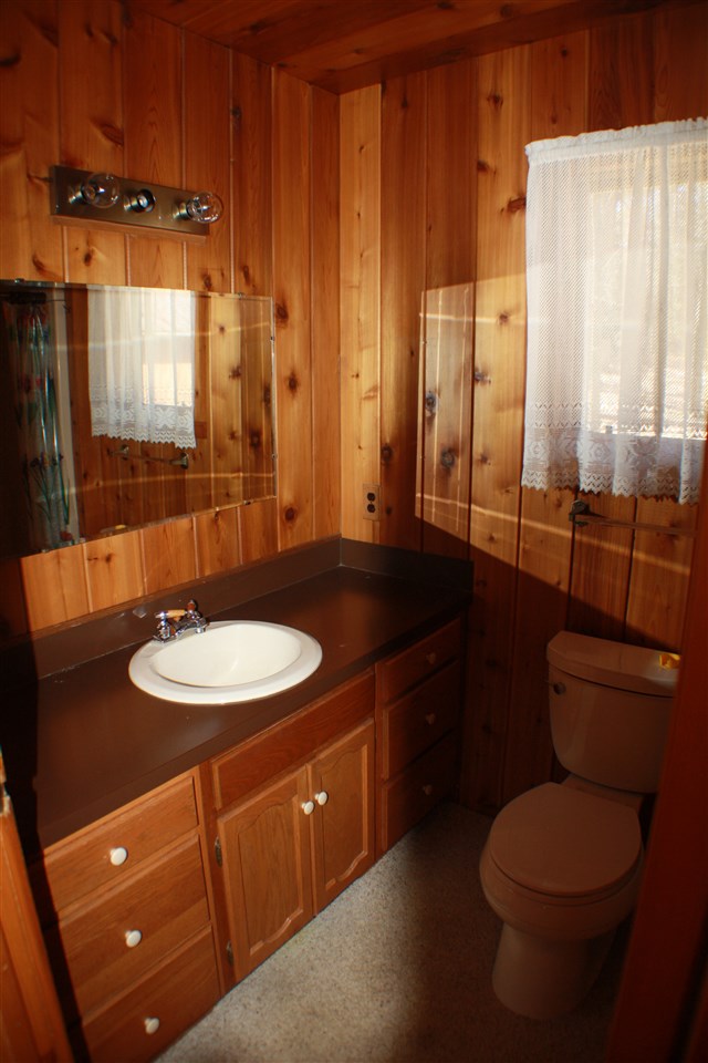 9566 South Fritz Road Maple City, MI 49664 - Photo 22 of 44 1830090-21.JPG
