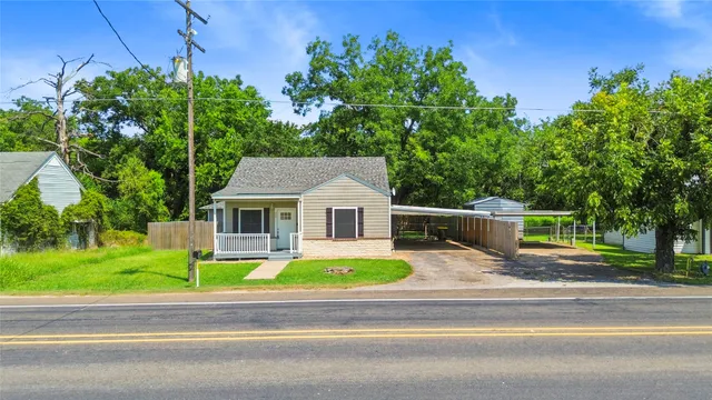 $199,000 | 207 North Commerce Street, Bremond, TX 76629