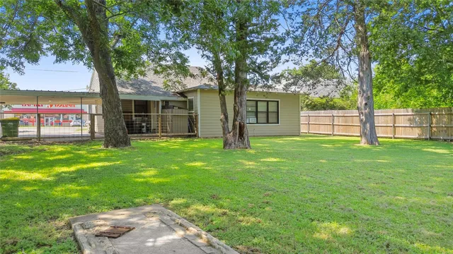 $199,000 | 207 North Commerce Street, Bremond, TX 76629