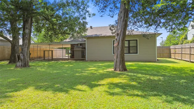 $199,000 | 207 North Commerce Street, Bremond, TX 76629