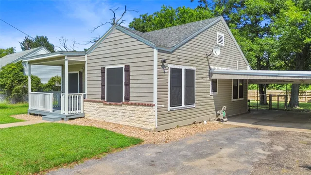 $199,000 | 207 North Commerce Street, Bremond, TX 76629