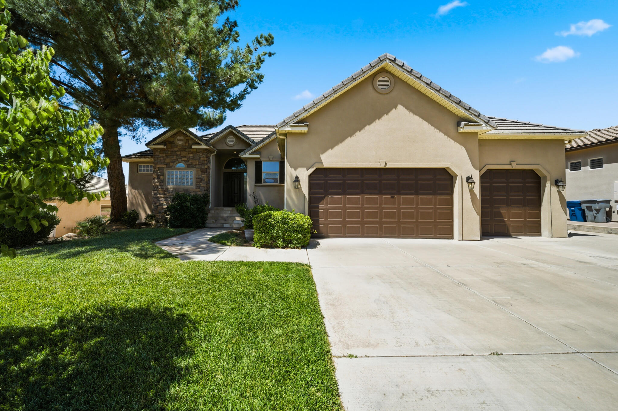 1727 Flagstone Road St. George, UT 84790 - Photo 3 of 46 DSC_2832