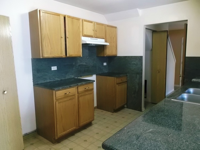 1768 Simms Street Aurora, IL 60504 - Photo 2 of 16