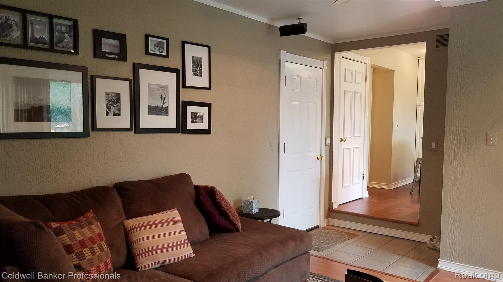 5449 Pheasant Run Road Clarkston, MI 48346 - Photo 20 of 49 20190524_152957.jpg