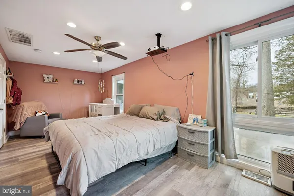 $275,000 | 4 Creek Lane, Mount Holly, NJ 08060
