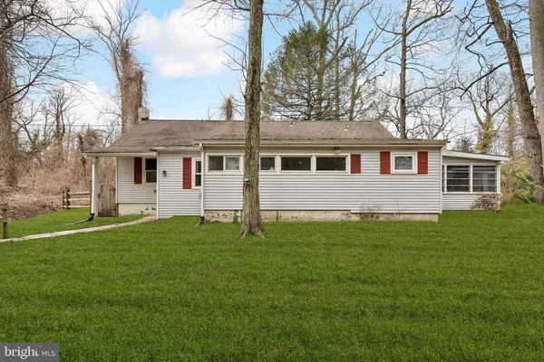 $275,000 | 4 Creek Lane, Mount Holly, NJ 08060