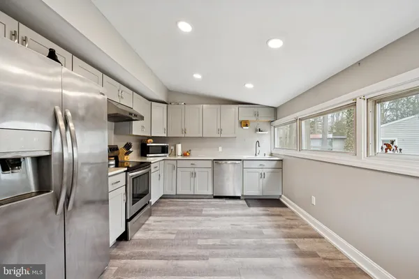 $275,000 | 4 Creek Lane, Mount Holly, NJ 08060