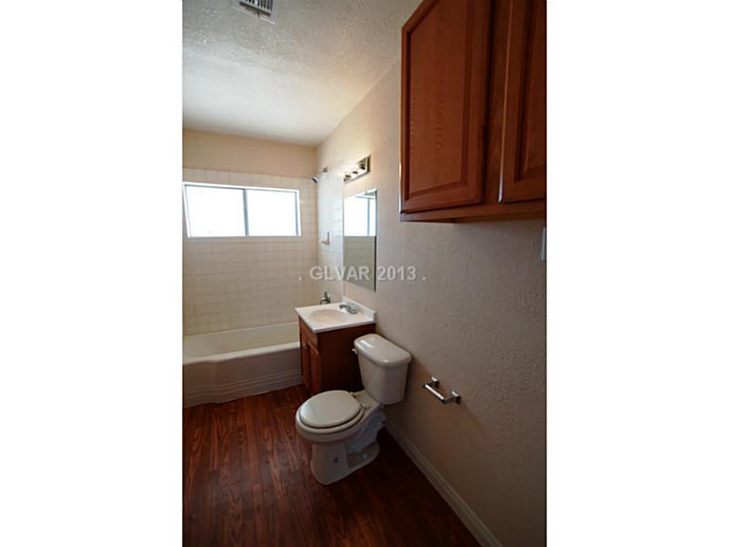 11 California Way Henderson, NV 89015 - Photo 2 of 12 Bathroom.