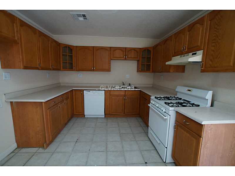 11 California Way Henderson, NV 89015 - Photo 6 of 12 Kitchen.