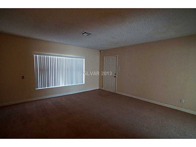 11 California Way Henderson, NV 89015 - Photo 7 of 12 Living Room.