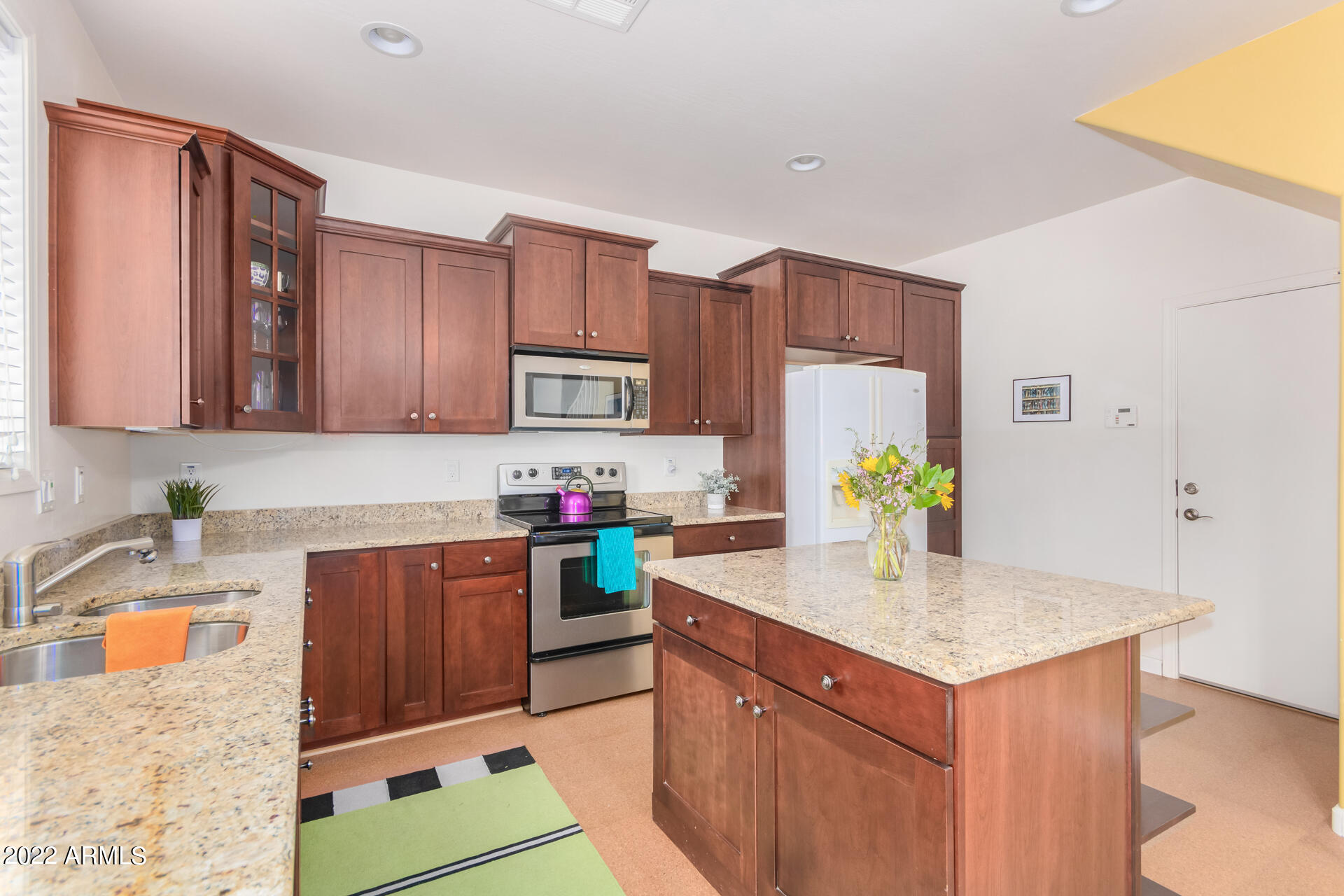 2249 East Pecan Road Phoenix, AZ 85040 - Photo 9 of 39 16-Pecan