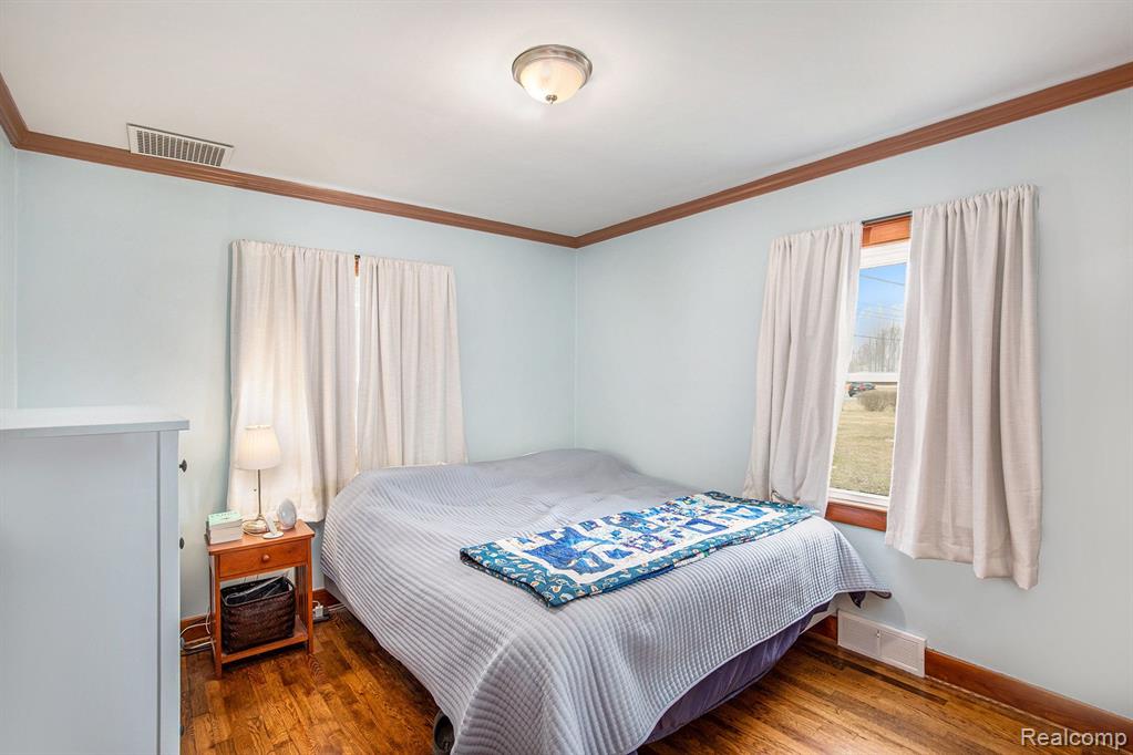3243 South Genesee Road Burton, MI 48519 - Photo 6 of 18