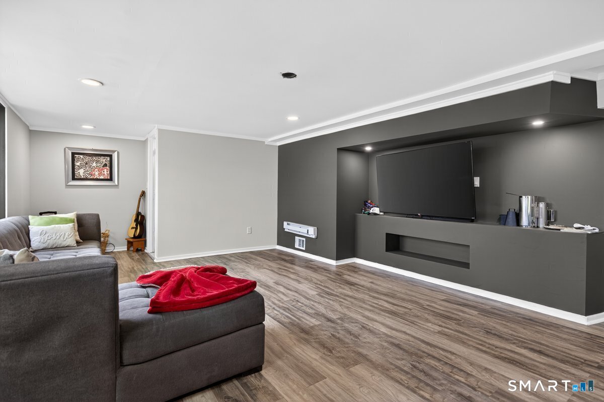 131 Clay Hill Road Stamford, CT 06905 - Photo 17 of 32