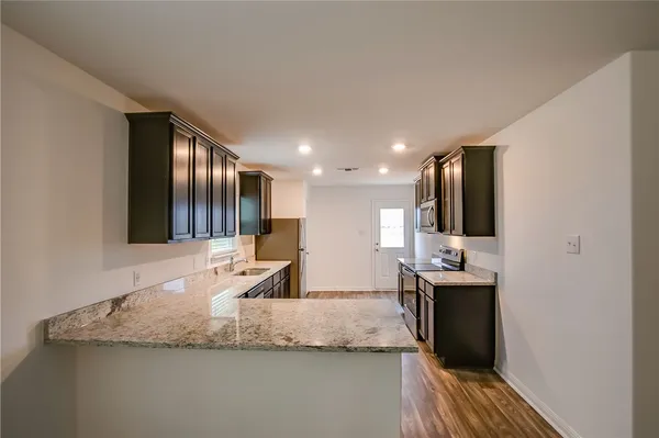 $1,650 | 617 Riverdale Cove, Jarrell, TX 76537