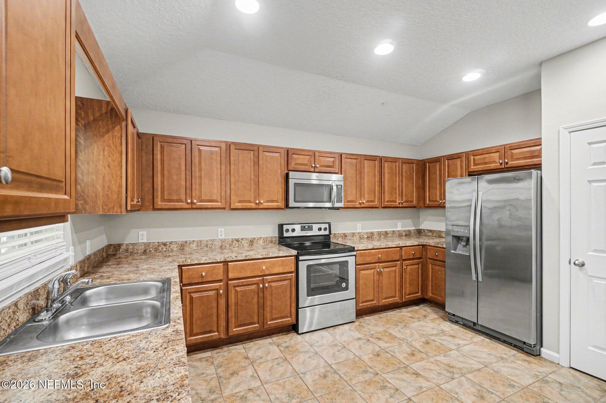 87061 Farnsworth Lane Yulee, FL 32097 - Photo 4 of 15 004_dsc01345_435