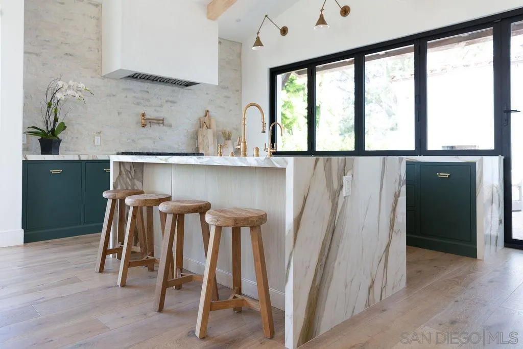 574 Amphitheatre Drive Del Mar, CA 92014 - Photo 15 of 37 a view of chair and wooden floor