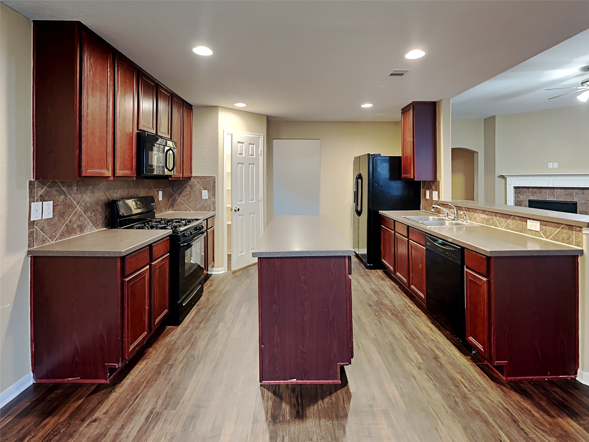 22722 Canyonback Court Spring, TX 77373 - Photo 2 of 21 Gallery Image 2