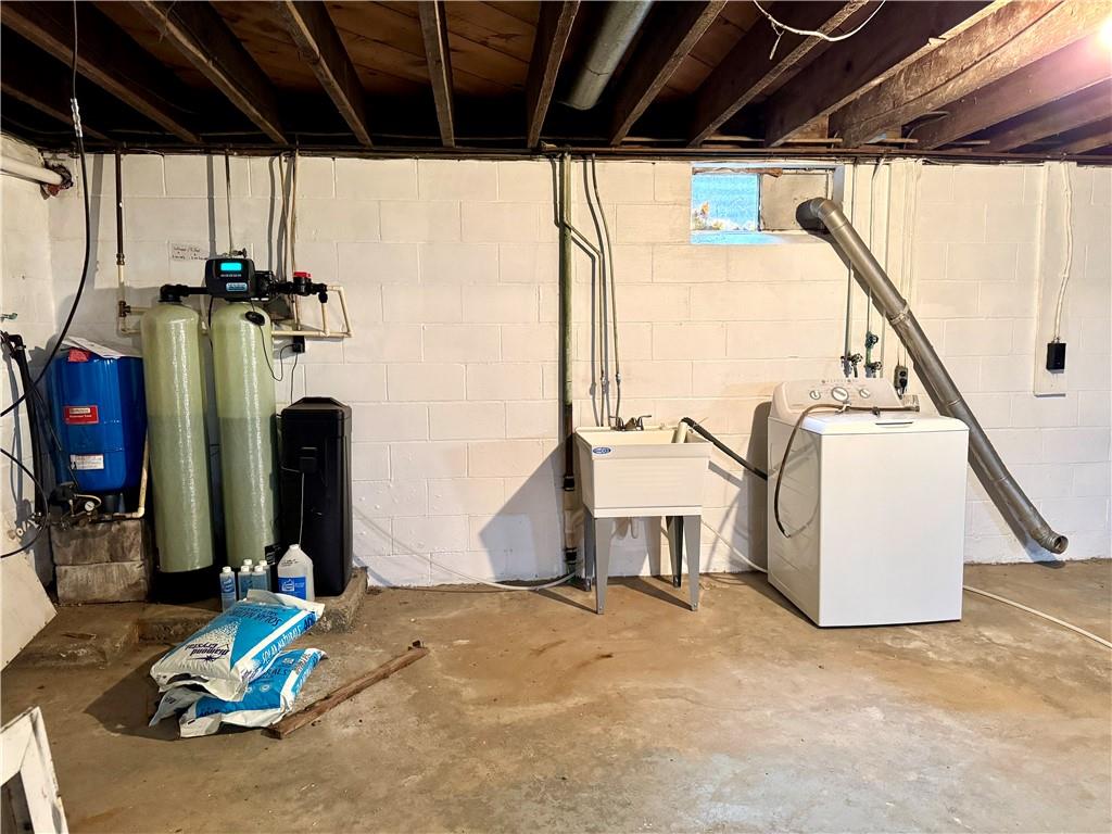 260 Simon Drive Butler, PA 16002 - Photo 33 of 46 a view of a room with gym equipment