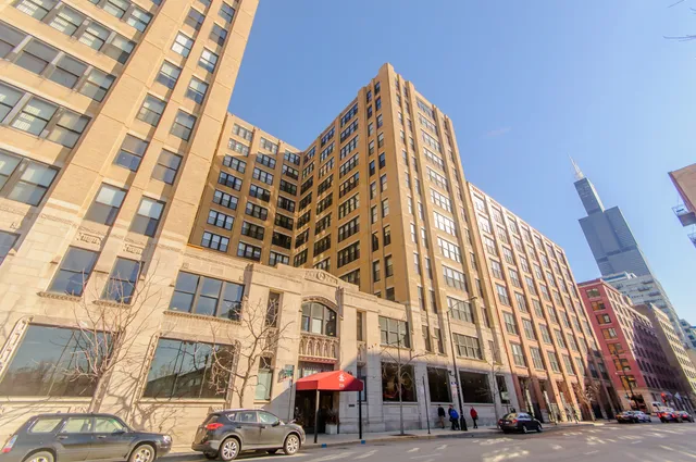 $425,000 | 728 West Jackson Boulevard, Unit 703, Chicago, IL 60661
