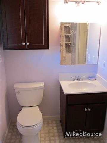 4401 Wall Port Huron, MI 48060 - Photo 17 of 22 31149057-16.JPG