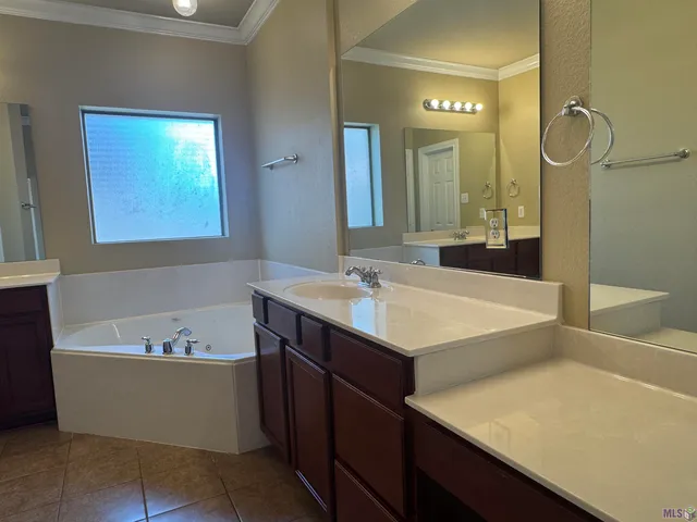 $2,250 | 4252 Wilderness Run Drive, Zachary, LA 70791