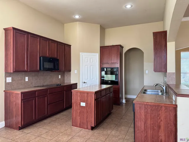 $2,250 | 4252 Wilderness Run Drive, Zachary, LA 70791