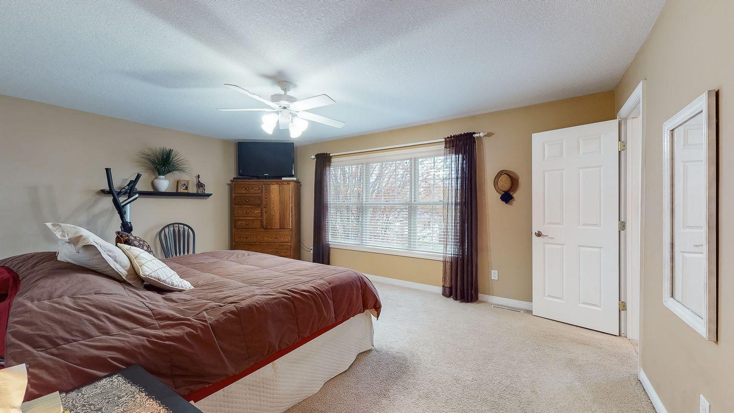 824 Southern Woods Place Southwest Rochester, MN 55902 - Photo 15 of 40 Gallery Image 15