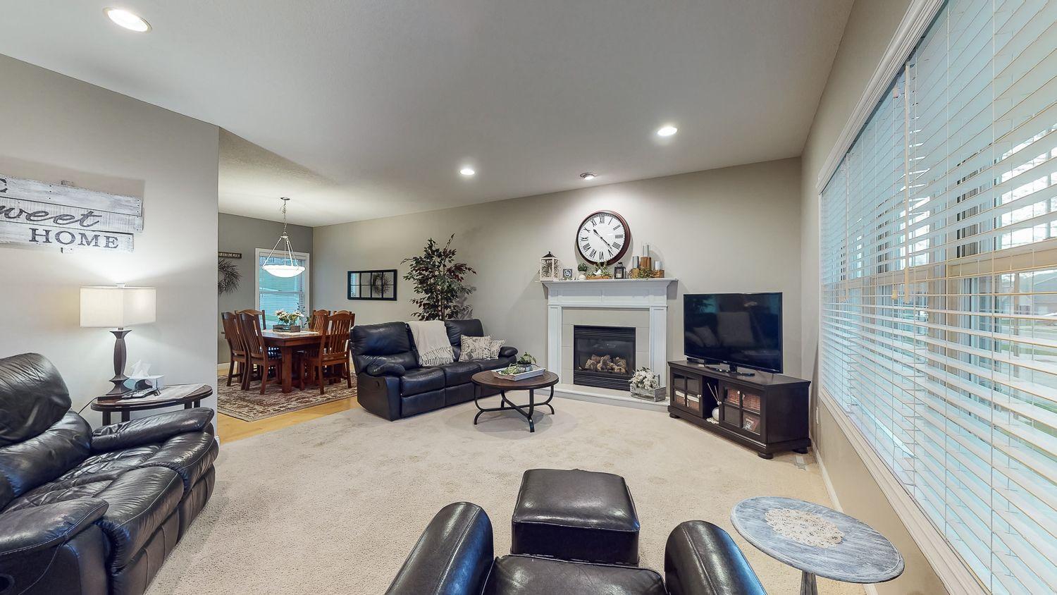 824 Southern Woods Place Southwest Rochester, MN 55902 - Photo 5 of 40 Gallery Image 5