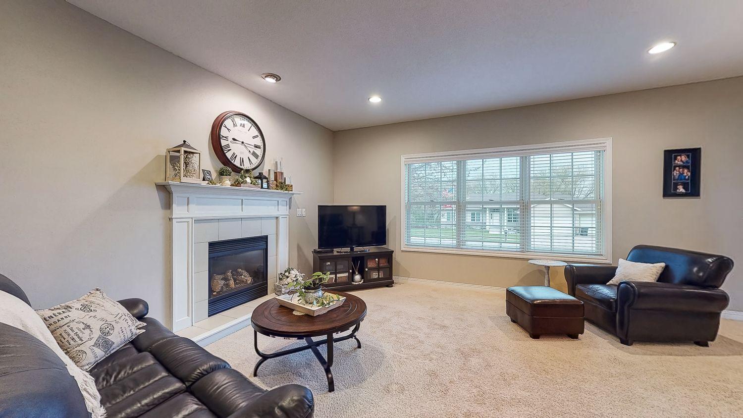 824 Southern Woods Place Southwest Rochester, MN 55902 - Photo 7 of 40 Gallery Image 7