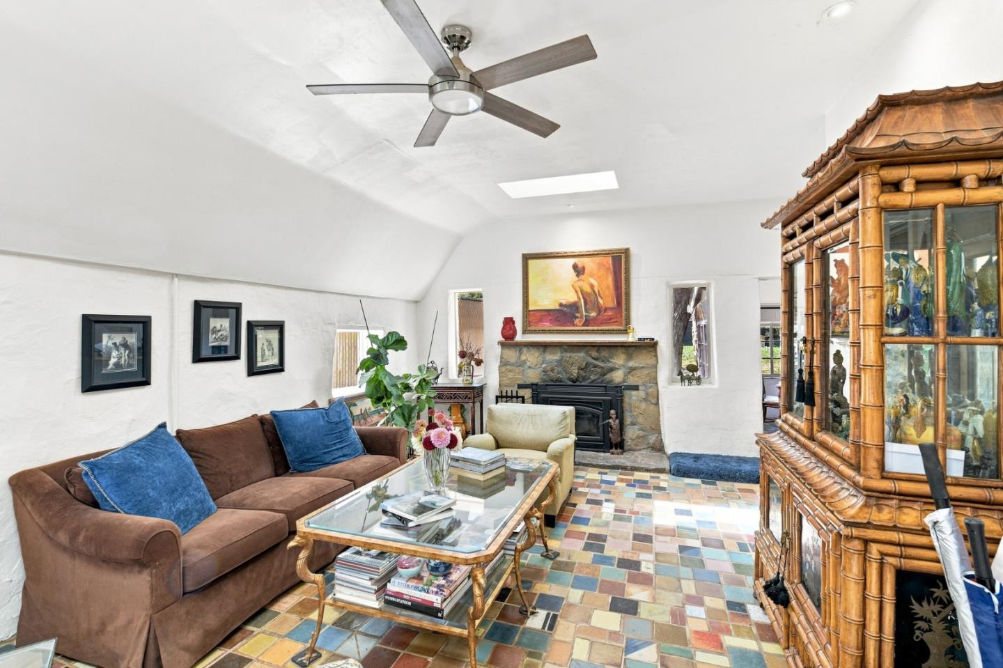 10095 Monterey Road Gilroy, CA 95020 - Photo 6 of 28 Gallery Image 6