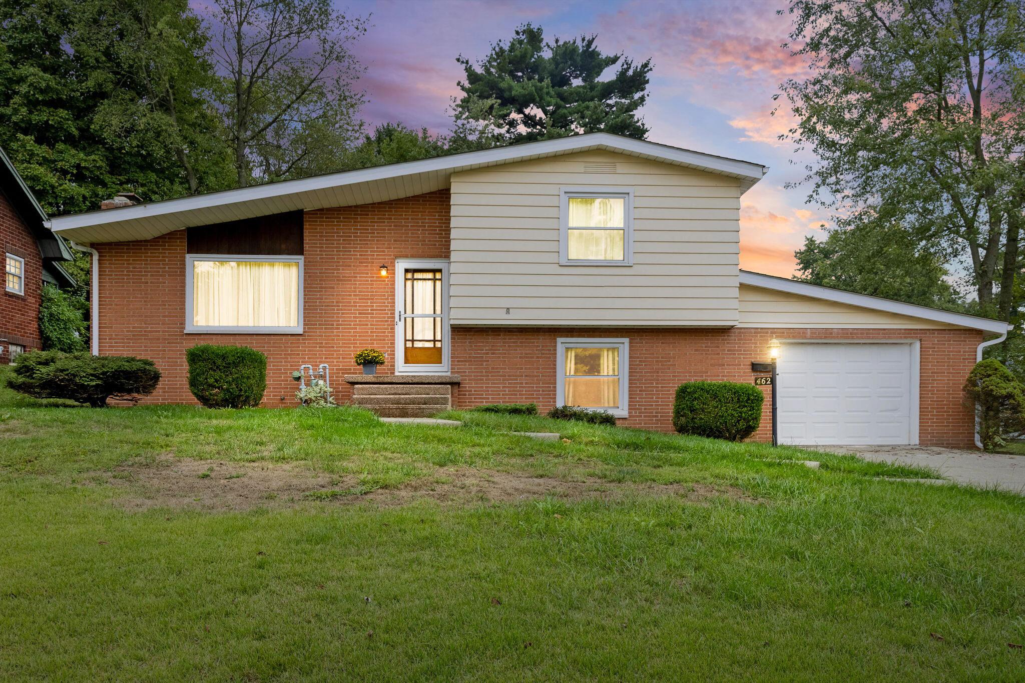 462 Edgemont Road Newark, OH 43055 - Photo 28 of 28 Front Exterior Twilight