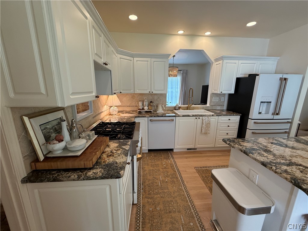 8484 Gaskin Road Clay, NY 13027 - Photo 18 of 50 Gallery Image 18