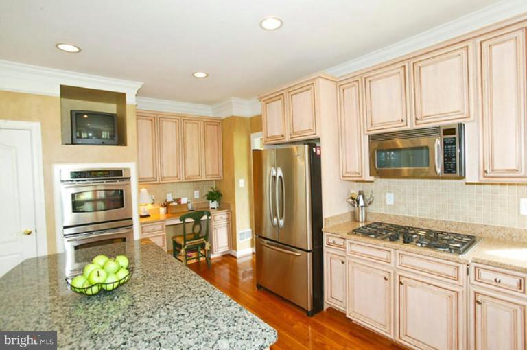 709 Childs Point Road Annapolis, MD 21401 - Photo 3 of 26 Kitchen