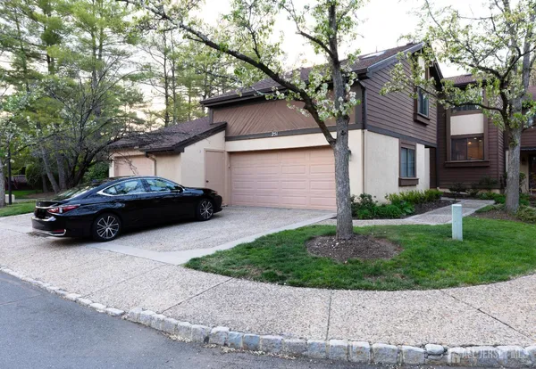 $775,000 | 251 Sayre Drive, Plainsboro, NJ 08540