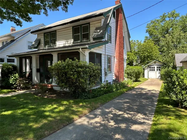 $650,000 | 45 Berry Street, Lynbrook, NY 11563