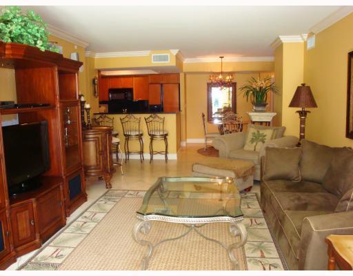 99 Southeast Mizner Boulevard, Unit 606 Boca Raton, FL 33432 - Photo 14 of 14 Open Floor Plan!