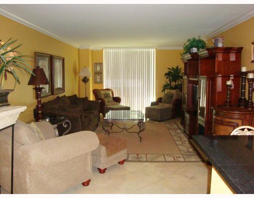 99 Southeast Mizner Boulevard, Unit 606 Boca Raton, FL 33432 - Photo 1 of 14 Living Room