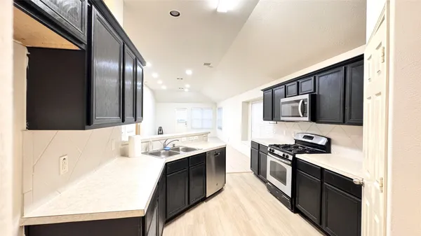 $1,950 | 6818 Hampden Point Court, Houston, TX 77040